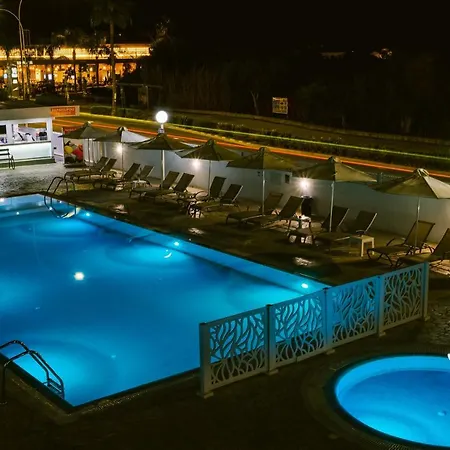 Kaos Aparthotel 2*