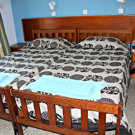 Kaos Aparthotel 3*