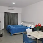 Kaos Aparthotel 3*