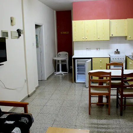 Kaos Apartahotel 3*